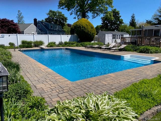 8 Hewitt Drive, Northport, NY 11768