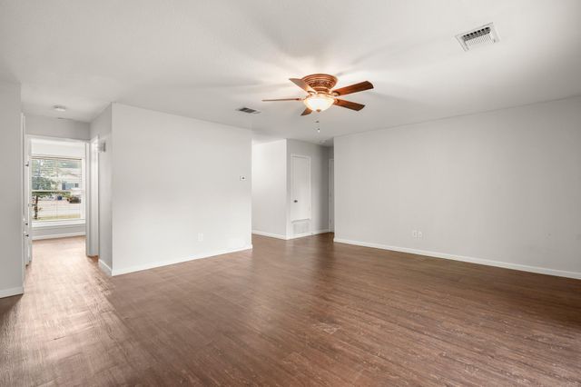 2004 Greenhill DR, Round Rock, TX 78664