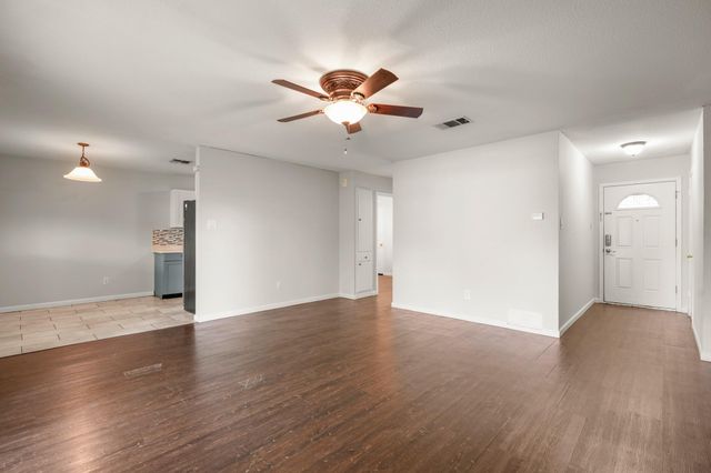 2004 Greenhill DR, Round Rock, TX 78664