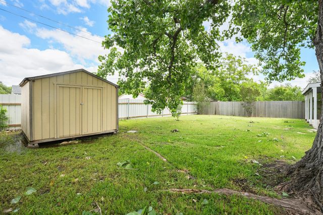 2004 Greenhill DR, Round Rock, TX 78664