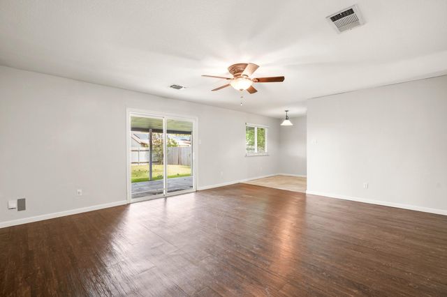 2004 Greenhill DR, Round Rock, TX 78664