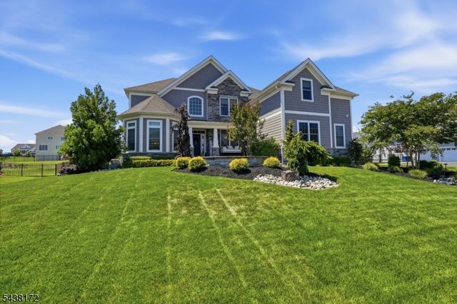 18 Waterford Way, Middletown Twp., NJ 07738