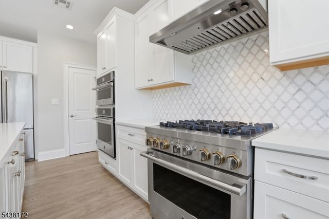 18 Waterford Way, Middletown Twp., NJ 07738
