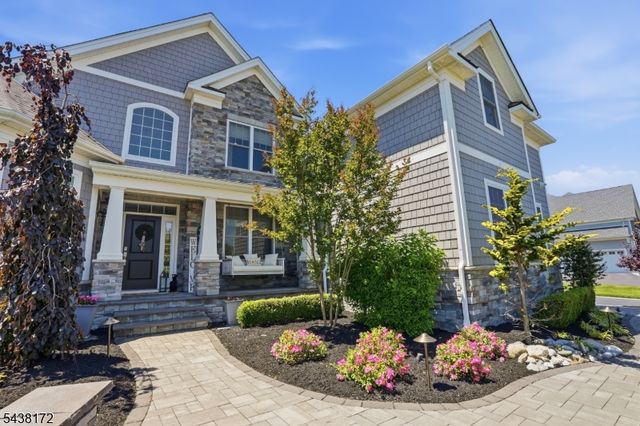 18 Waterford Way, Middletown Twp., NJ 07738