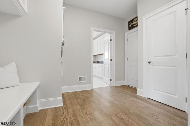 18 Waterford Way, Middletown Twp., NJ 07738