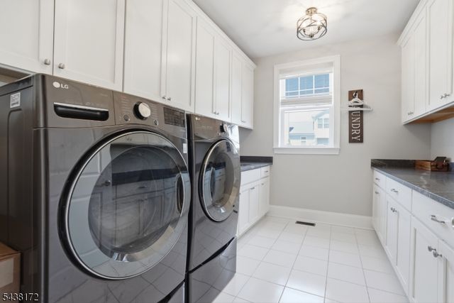 18 Waterford Way, Middletown Twp., NJ 07738