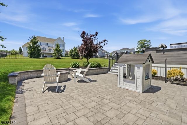 18 Waterford Way, Middletown Twp., NJ 07738