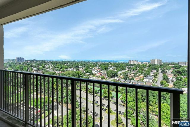 5 Horizon Road 2102, Fort Lee, NJ 07024