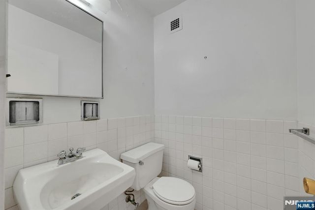 5 Horizon Road 2102, Fort Lee, NJ 07024