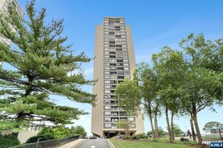 5 Horizon Road 2102, Fort Lee, NJ 07024