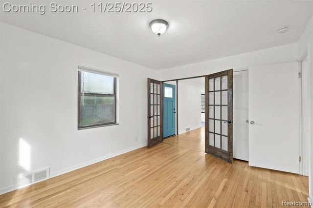 13111 Nadine Avenue, Huntington Woods, MI 48070