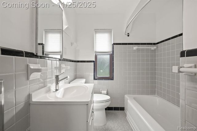 13111 Nadine Avenue, Huntington Woods, MI 48070