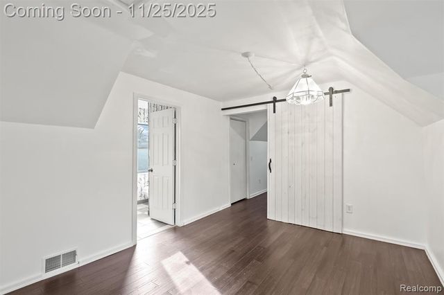 13111 Nadine Avenue, Huntington Woods, MI 48070