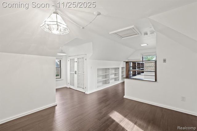 13111 Nadine Avenue, Huntington Woods, MI 48070