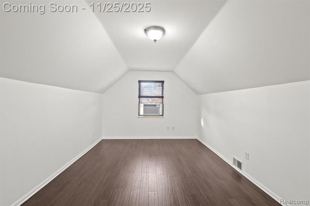 13111 Nadine Avenue, Huntington Woods, MI 48070