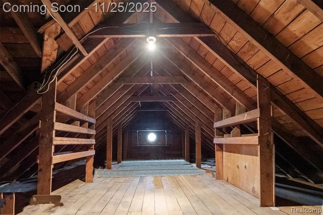 13111 Nadine Avenue, Huntington Woods, MI 48070