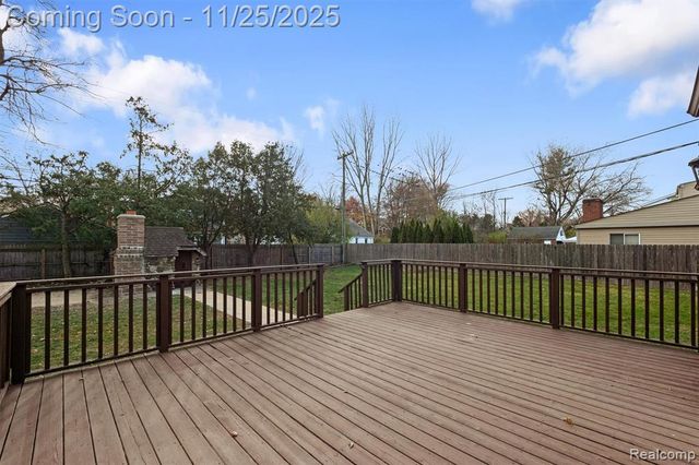 13111 Nadine Avenue, Huntington Woods, MI 48070