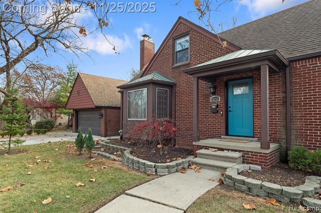 13111 Nadine Avenue, Huntington Woods, MI 48070
