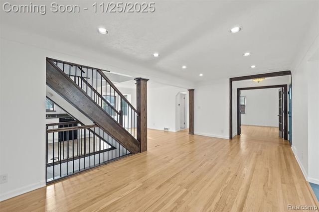 13111 Nadine Avenue, Huntington Woods, MI 48070