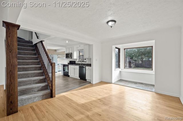 13111 Nadine Avenue, Huntington Woods, MI 48070