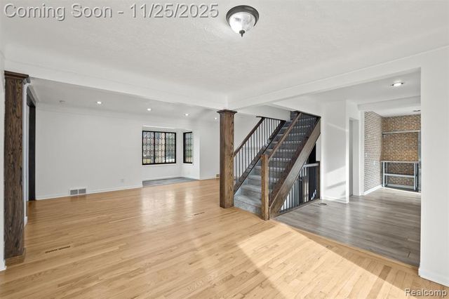 13111 Nadine Avenue, Huntington Woods, MI 48070