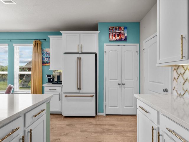 1800 Bright Way Lane, Dickinson, TX 77539