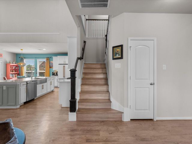 1800 Bright Way Lane, Dickinson, TX 77539