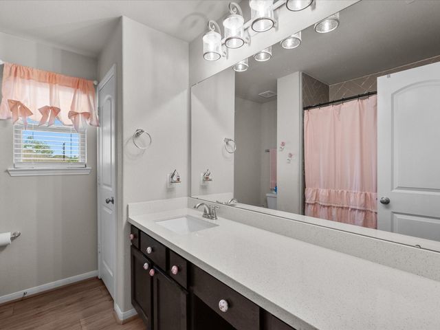 1800 Bright Way Lane, Dickinson, TX 77539