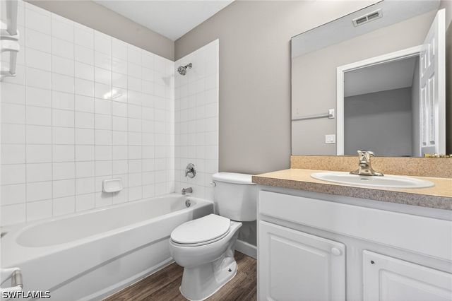 8289 Pacific Beach DR, Fort Myers, FL 33966