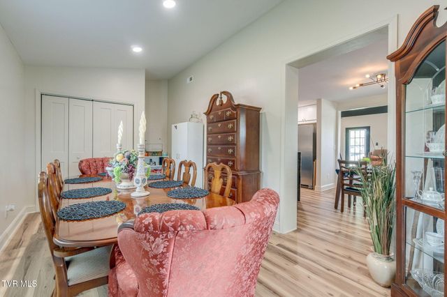 247 Cherokee Village Drive, Kingsport, TN 37660