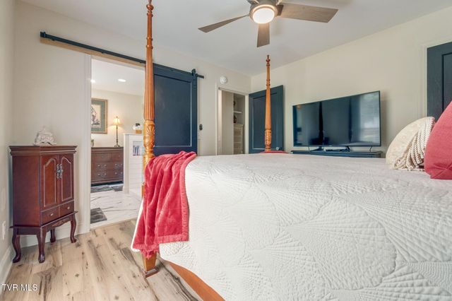 247 Cherokee Village Drive, Kingsport, TN 37660
