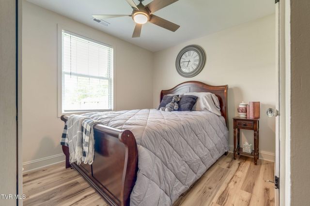 247 Cherokee Village Drive, Kingsport, TN 37660