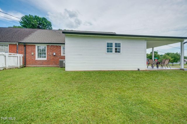 247 Cherokee Village Drive, Kingsport, TN 37660