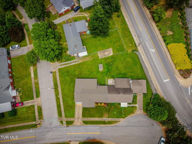 247 Cherokee Village Drive, Kingsport, TN 37660