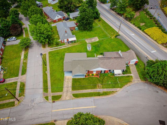 247 Cherokee Village Drive, Kingsport, TN 37660