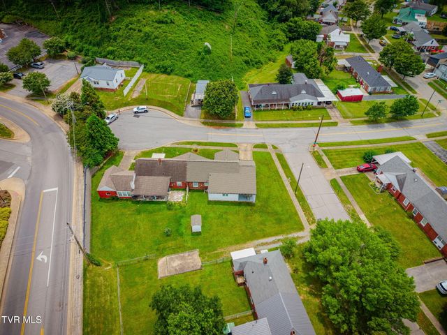 247 Cherokee Village Drive, Kingsport, TN 37660