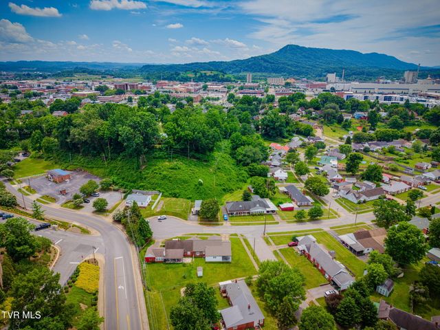 247 Cherokee Village Drive, Kingsport, TN 37660