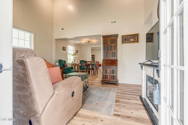 247 Cherokee Village Drive, Kingsport, TN 37660
