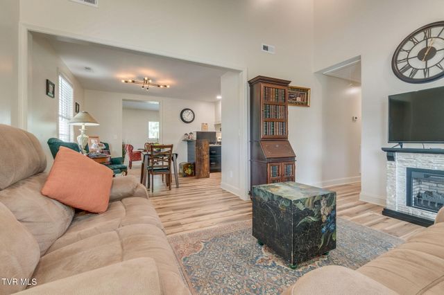 247 Cherokee Village Drive, Kingsport, TN 37660