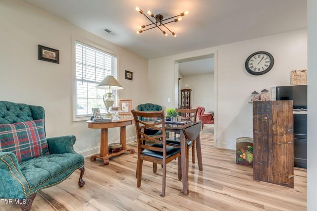 247 Cherokee Village Drive, Kingsport, TN 37660