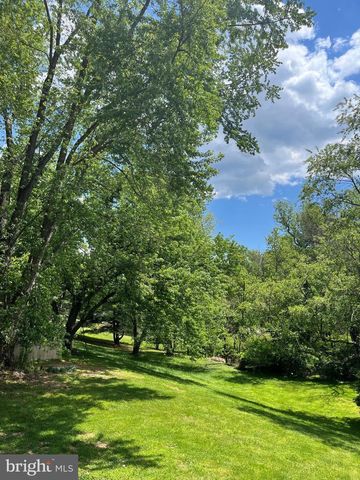 517 TANGLEWOOD DR, Sykesville, MD 21784
