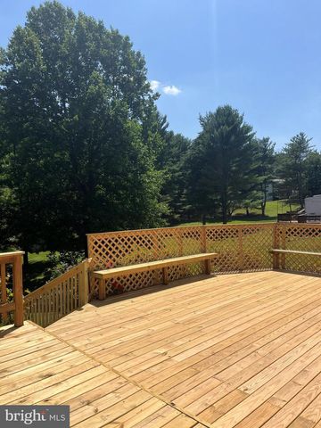 517 TANGLEWOOD DR, Sykesville, MD 21784
