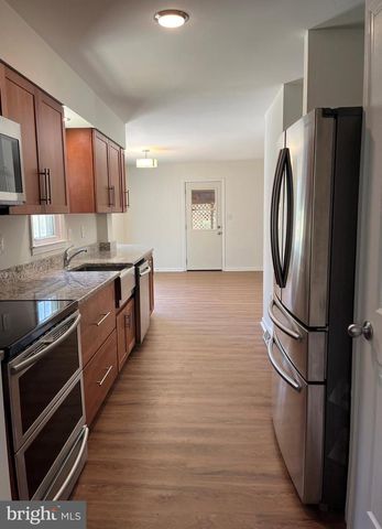 517 TANGLEWOOD DR, Sykesville, MD 21784