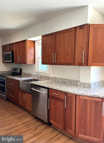 517 TANGLEWOOD DR, Sykesville, MD 21784