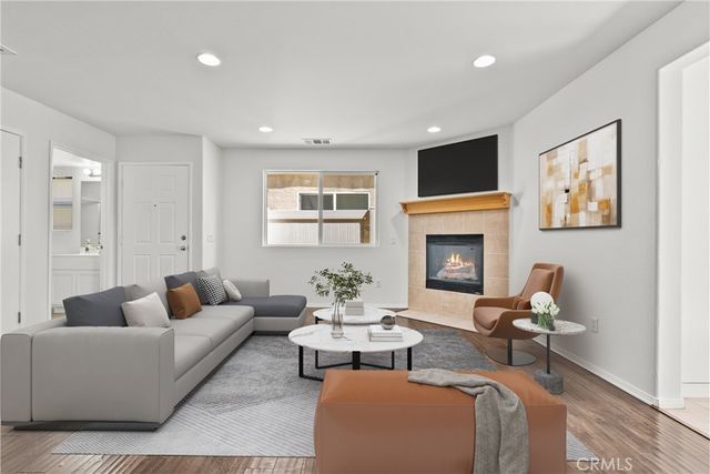 9427 Lemona Avenue 20, North Hills, CA 91343