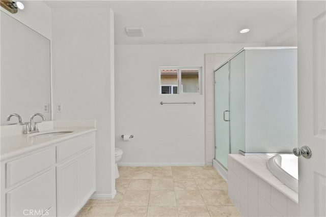 9427 Lemona Avenue 20, North Hills, CA 91343