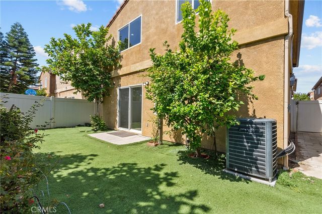 9427 Lemona Avenue 20, North Hills, CA 91343