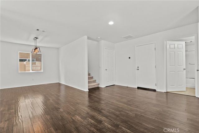 9427 Lemona Avenue 20, North Hills, CA 91343