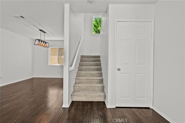 9427 Lemona Avenue 20, North Hills, CA 91343
