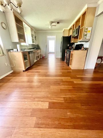 13595 Leaning Oaks Drive, Beaumont, TX 77713